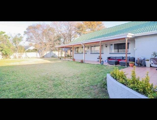 7 BEDROOM HOUSE FOR SALE IN BRYANSTON